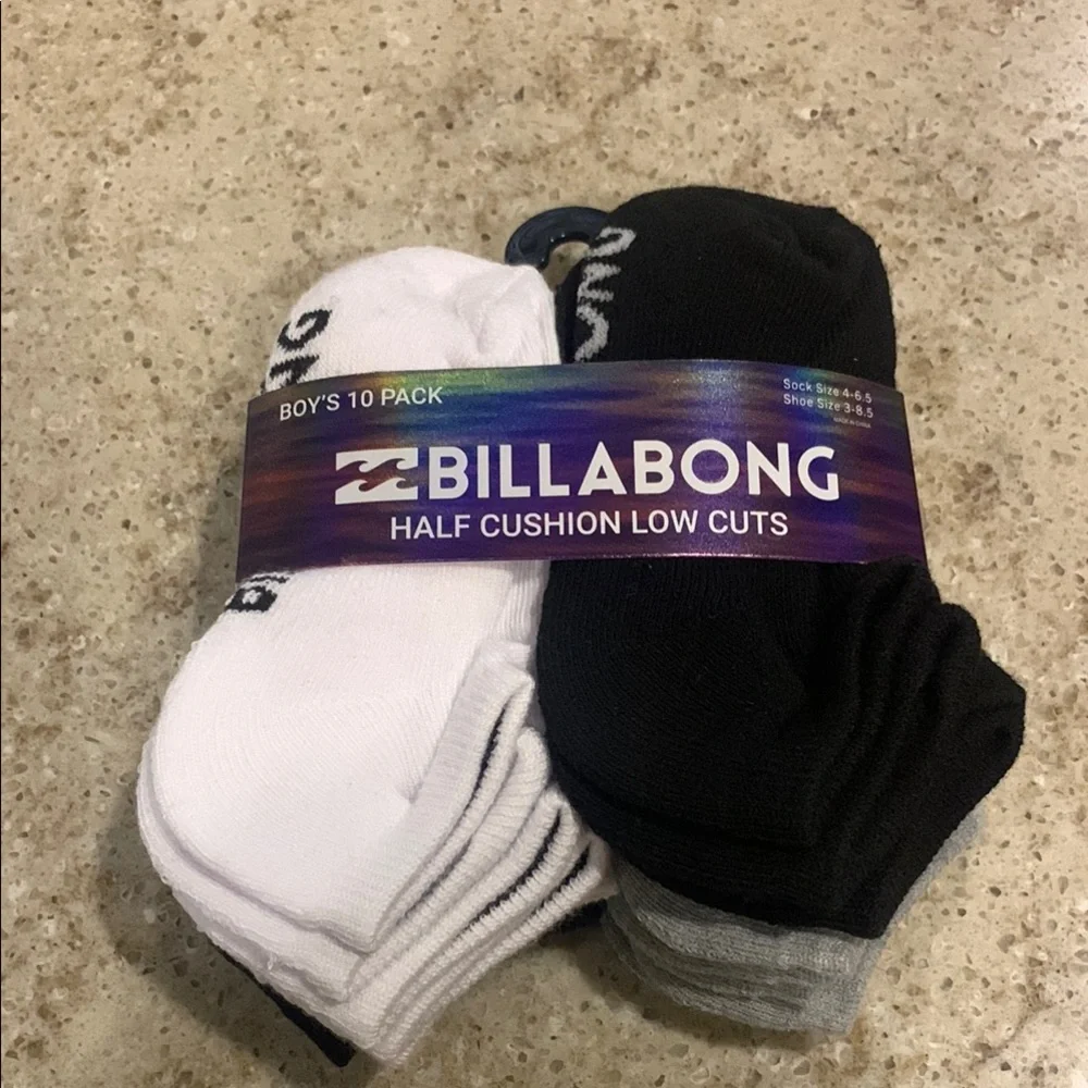 NWT Billabong Half Cushion Low Cut 10 Package Size 4-6.5